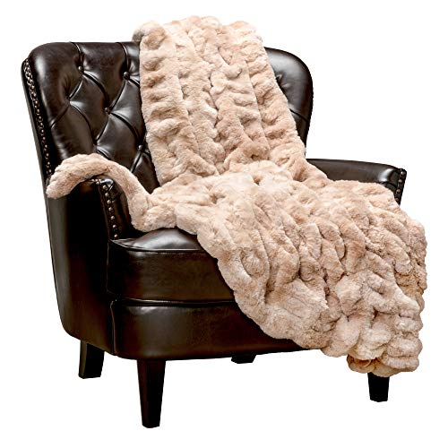 Chanasya Ruched Royal Faux Fur Throw Blanket - Fuzzy Plush Elegant Blanket for Sofa Chair Couch and Bed with Reversible Velvet Blanket (50x65 Inches) Beige